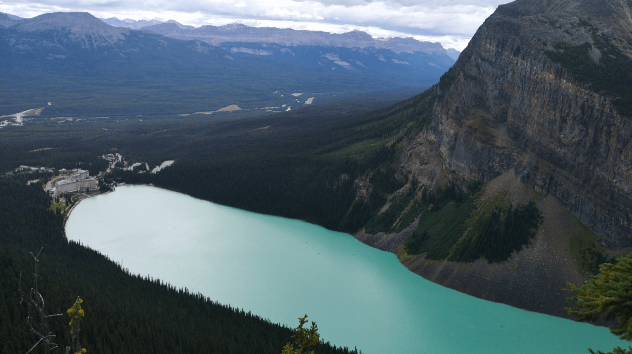 Vue Lake Louise sommet Big Beehive